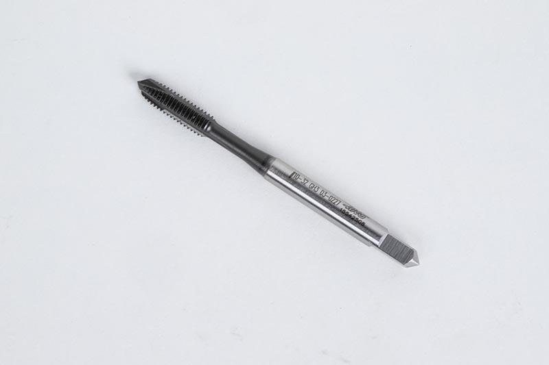 TOOLS トゥールス STANDARD FIN SINGLE 10 10-32 UNF HSS-E Spiral Point Tap, 0.194